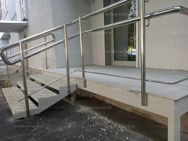 Ограждение для лестницы из нержавейки