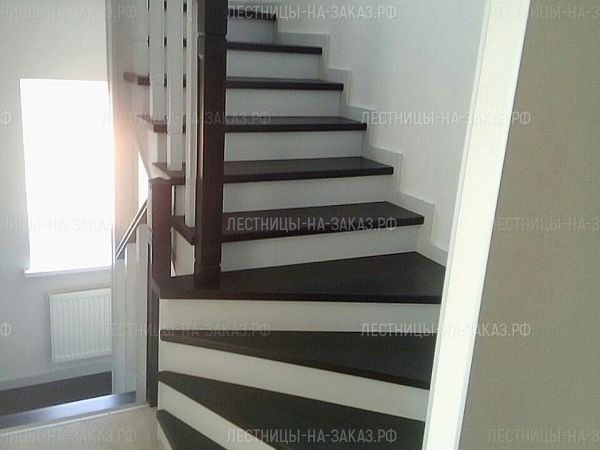 Закрытая лестница в частном доме