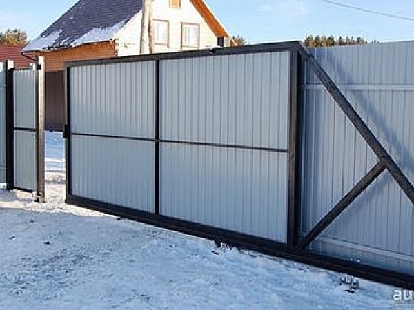 Откатные ворота из профнастила