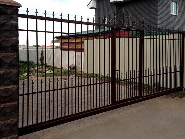Ворота и калитки из профильной трубы
